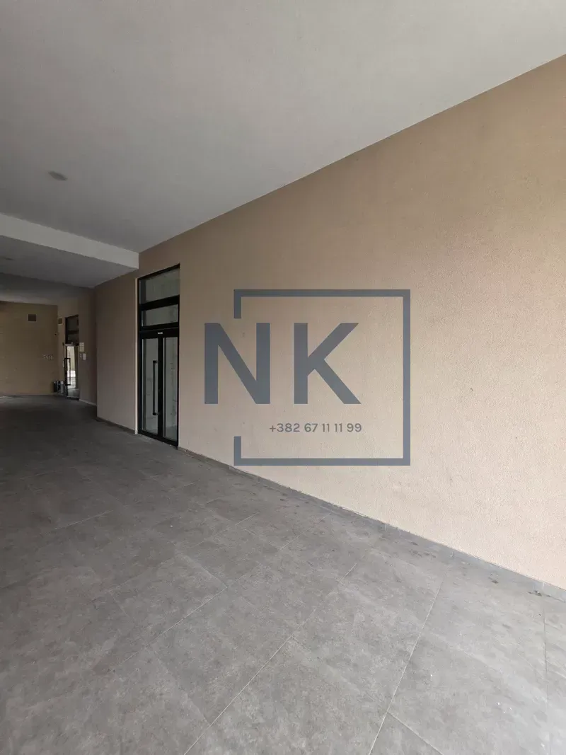 Izdavanje, poslovni prostor, 165m², Central Point, Podgorica