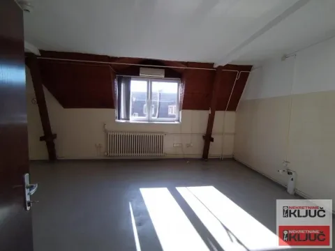 Rent, office space, 350m², Centar, Novi Sad - image 11