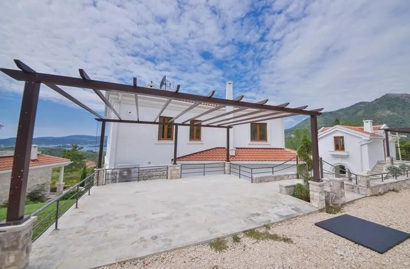 Prodaja, kuća, 320m², Tivat, Crna Gora