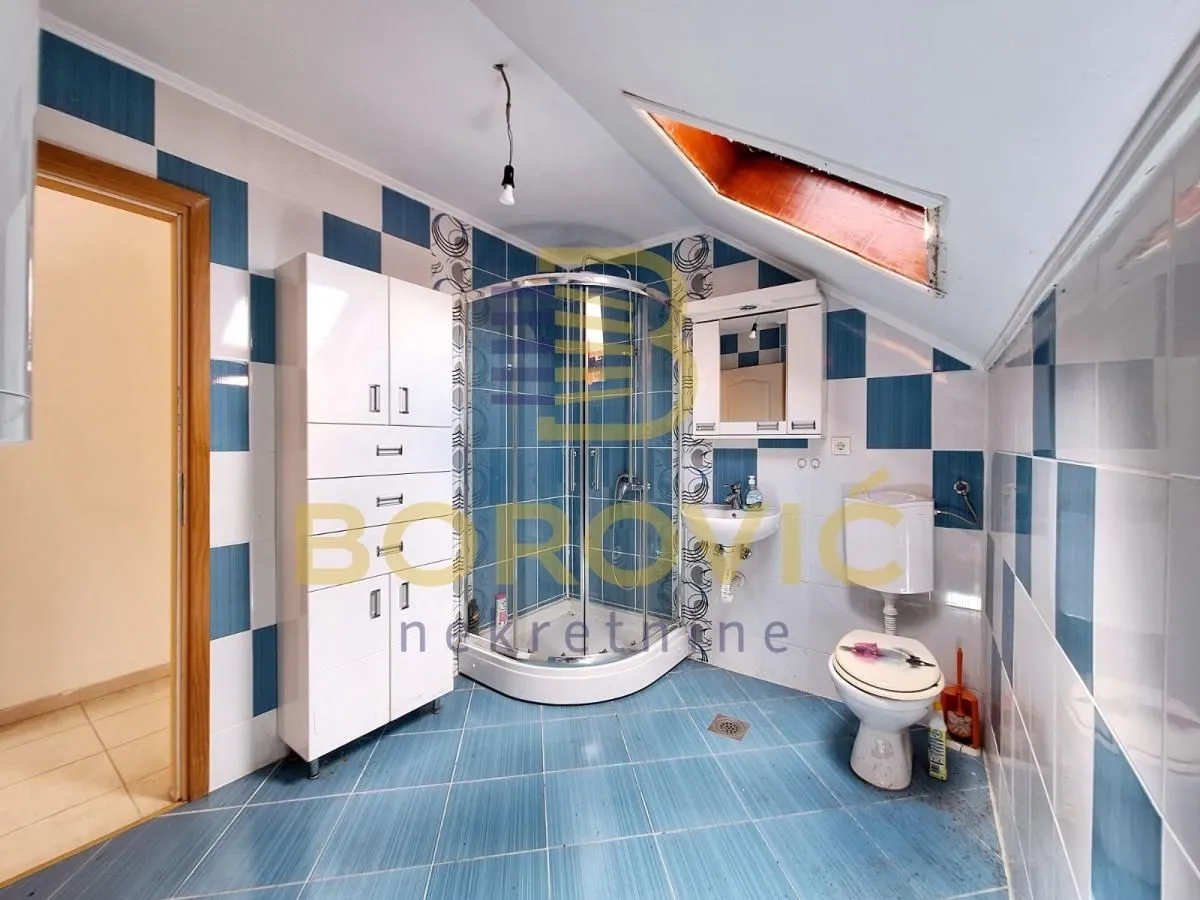 Prodaja, kuća, 202m², Surčin, Beograd