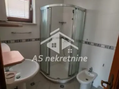 Izdavanje, kuća, 360m², Voždovac Sve Podlokacije, Beograd - image 19