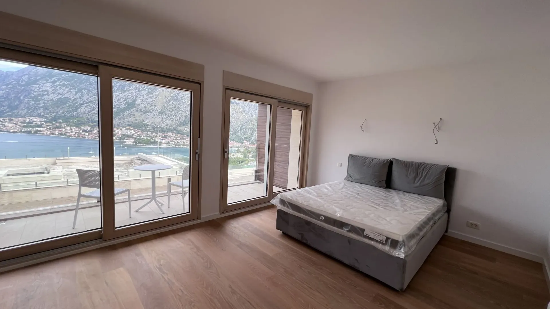 Sale, five bedroom apartment, 198m², Kotor, Crna Gora