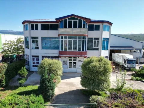 Izdavanje, poslovni prostor, 900m², Mareza, Podgorica