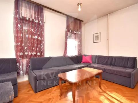 Izdavanje, kuća, 230m², Zagorič, Podgorica - image 16