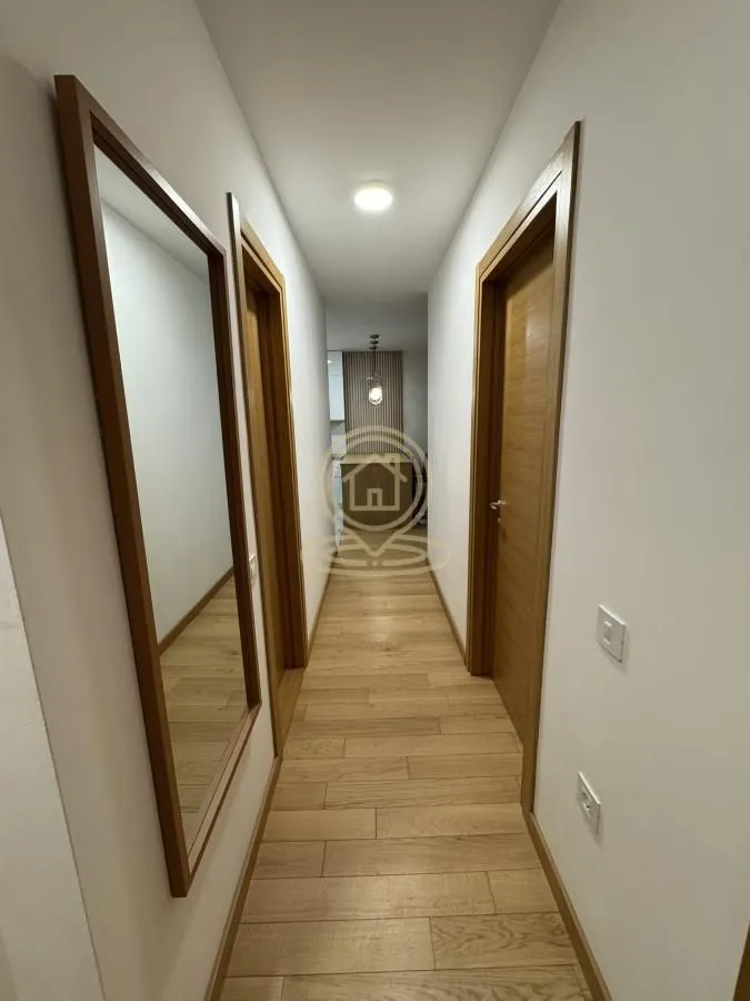 Izdavanje, dvosoban stan, 58m², Centar, Novi Sad