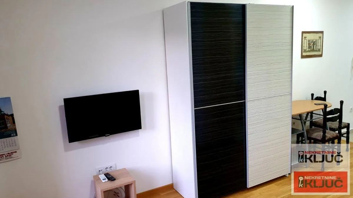 Izdavanje, garsonjera, 28m², Sajmište, Novi Sad