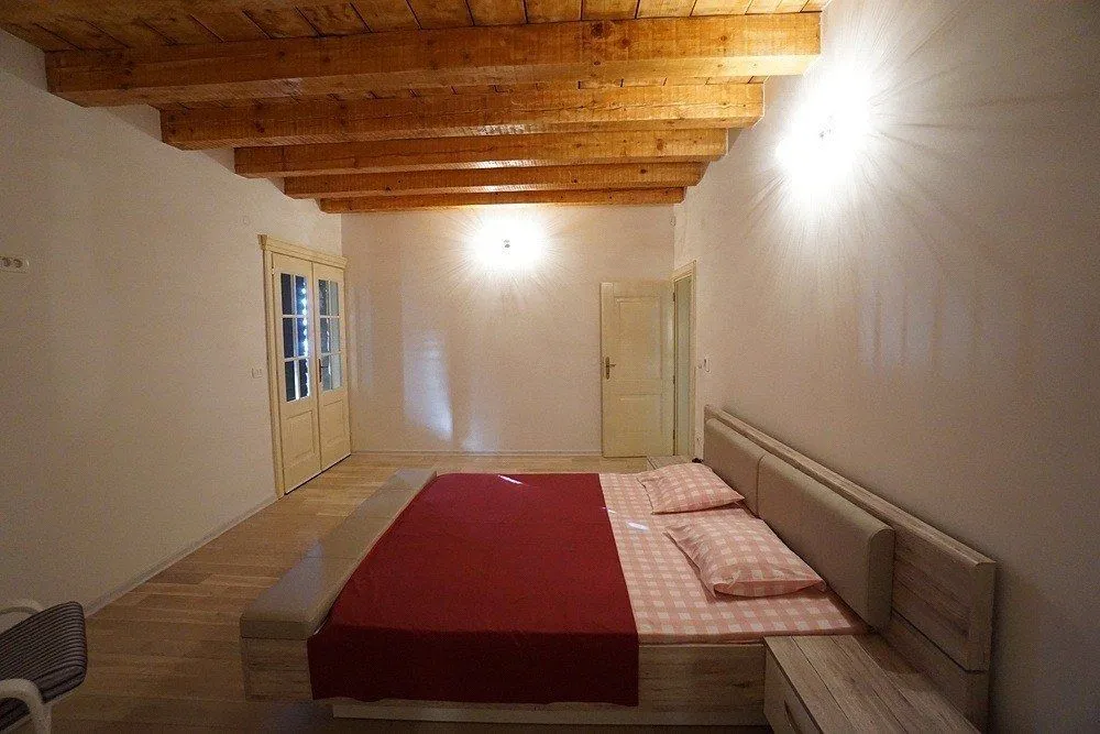 Prodaja, kuća, 400m², Šušanj, Bar