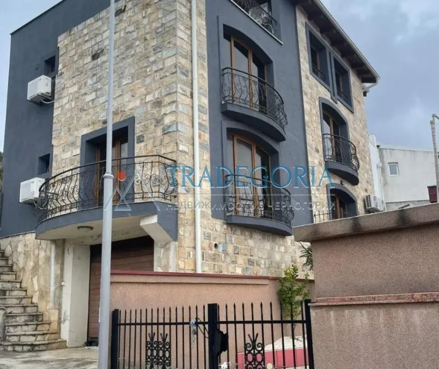 Prodaja, kuća, 337m², Bečići, Budva