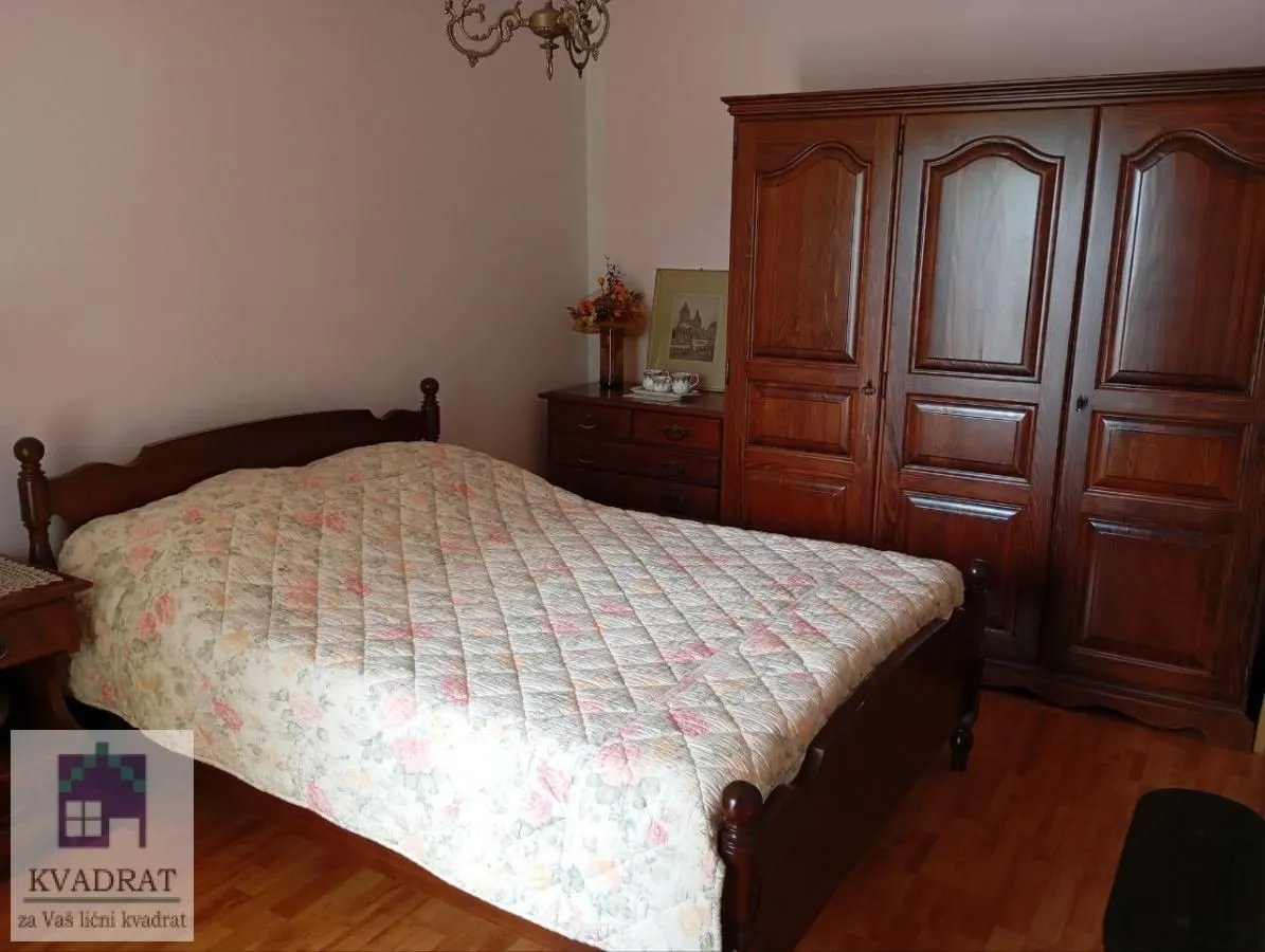 Prodaja, kuća, 270m², Mesarci, Vladimirci
