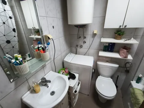 Rent, two bedroom apartment, 75m², Blok 9, Podgorica - image 8