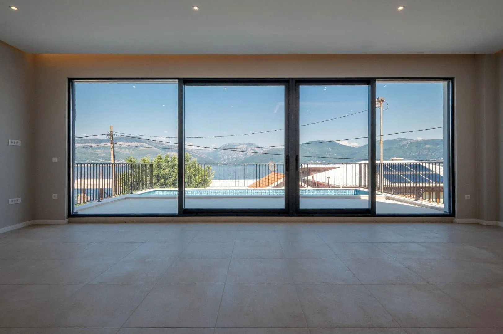 Prodaja, kuća, 200m², Krašići, Tivat
