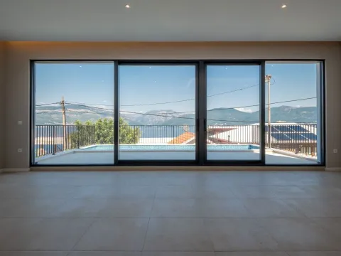 Sale, house, 200m², Krašići, Tivat - image 2