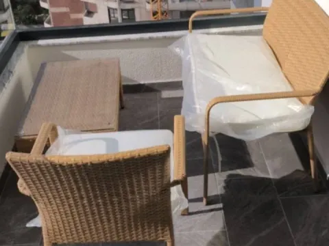 Izdavanje, jednosoban stan, 49m², Centar, Bar - image 1
