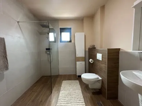Rent, two bedroom apartment, 76m², Dalmatinska ulica, Podgorica - image 8