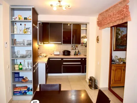 Prodaja, kuća, 217m², Petrovac, Budva - image 7