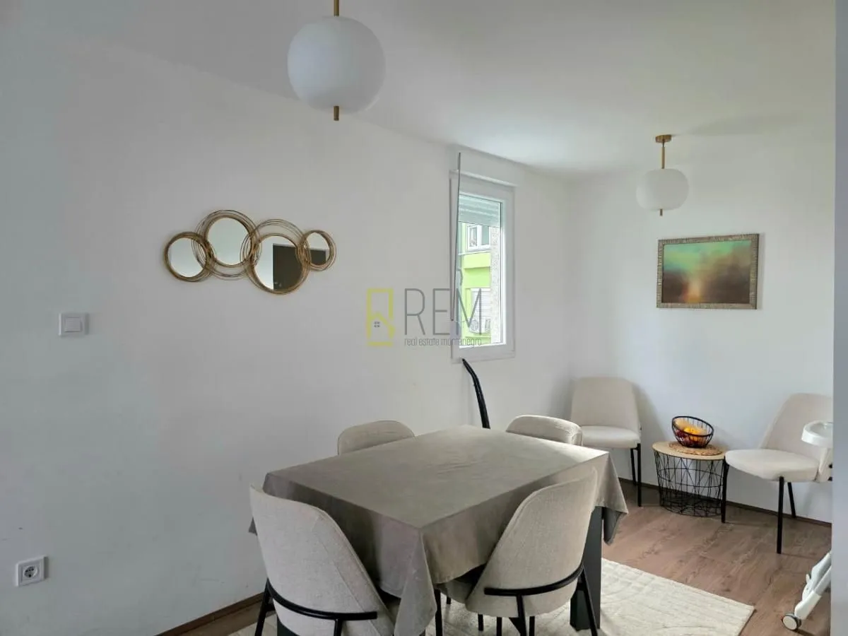 Prodaja, dvosoban stan, 77m², Blok 5, Podgorica