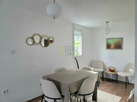 Prodaja, dvosoban stan, 77m², Blok 5, Podgorica - image 2