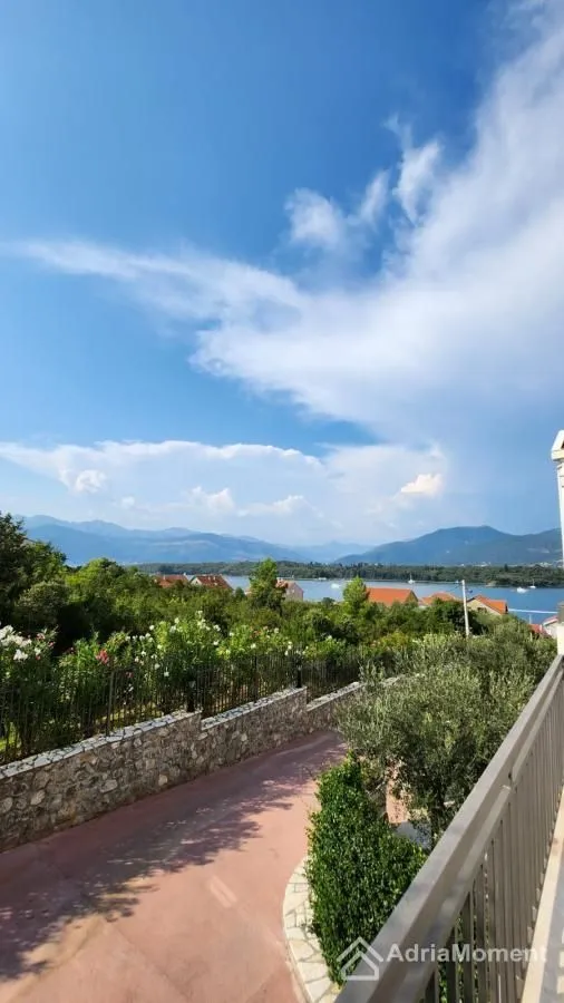Prodaja, jednosoban stan, 77m², Đuraševići, Tivat
