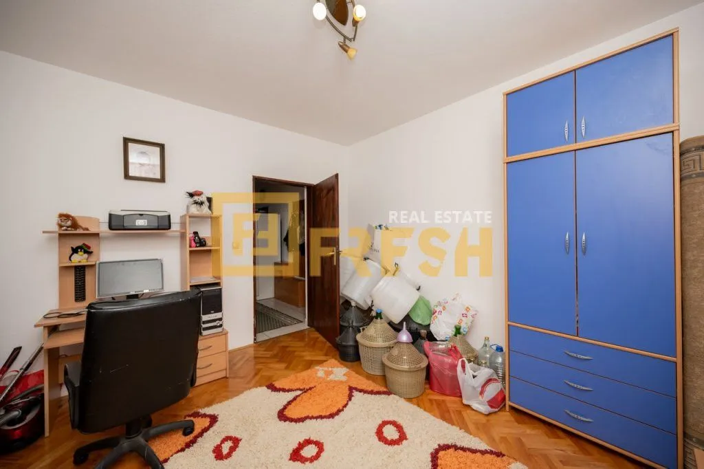Sale, house, 150m², Stari Aerodrom, Podgorica