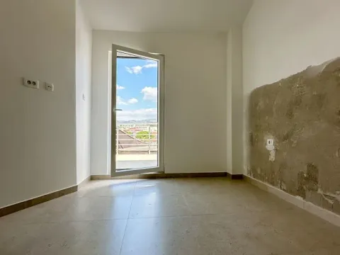 Prodaja, četvorosoban stan, 160m², Drač, Podgorica - image 7