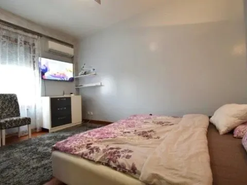 Rent, two bedroom apartment, 80m², Vezirov Most, Podgorica - image 13