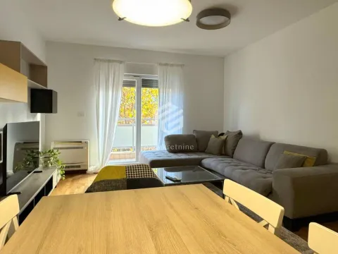 Prodaja, jednosoban stan, 54m², City Kvart, Podgorica - image 1