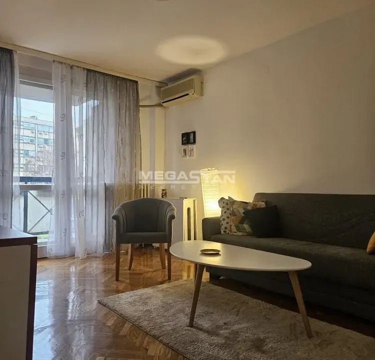 Rent, two bedroom apartment, 66m², Kalenić Pijaca, Vračar Sve Podlokacije