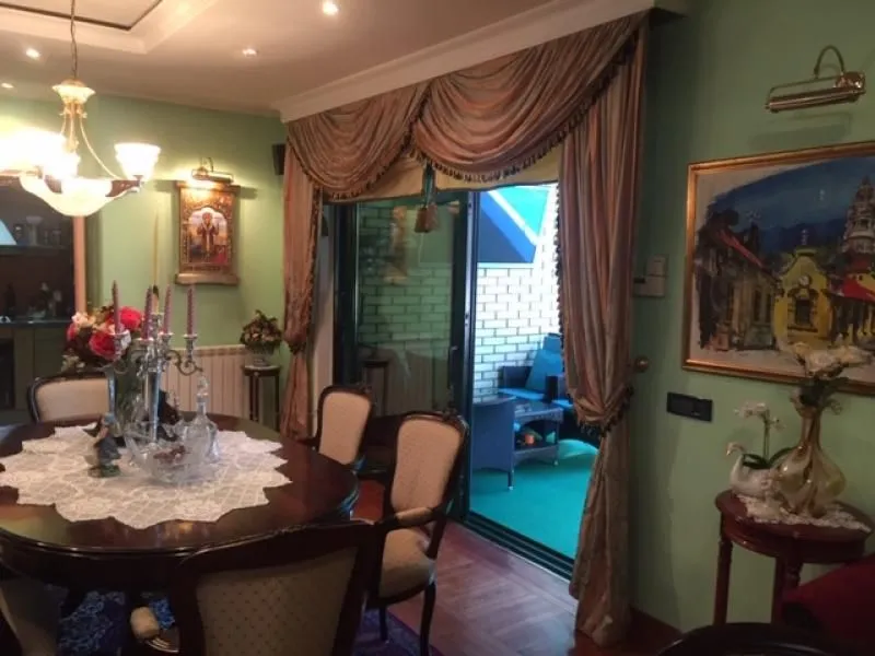 Izdavanje, kuća, 500m², Zemun Sve Podlokacije, Beograd