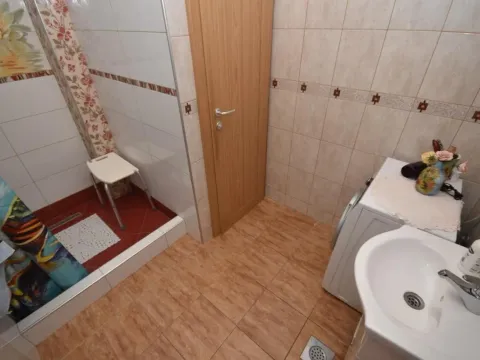 Sale, three bedroom apartment, 120m², Đenovići, Herceg Novi - image 6