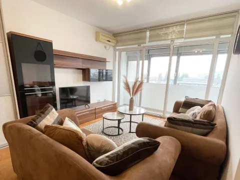 Rent, one bedroom apartment, 42m², City Kvart, Podgorica - image 1