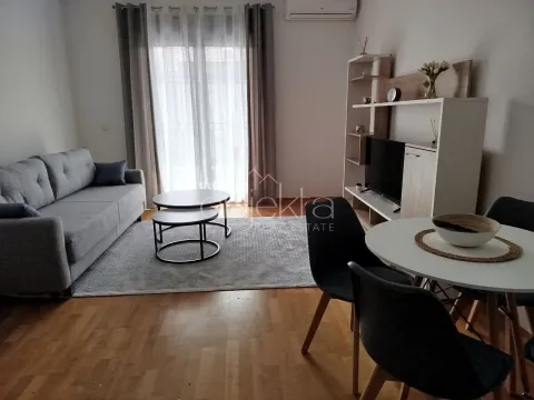 Rent, apartment, 56m², Tivat, Crna Gora - image 4