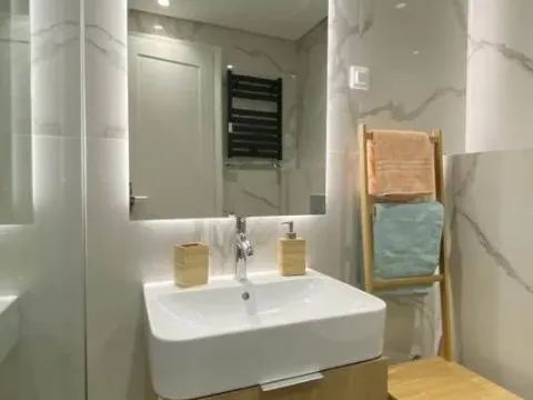 Rent, two bedroom apartment, 61m², Savski Venac, Beograd - image 8