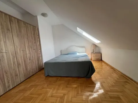 Izdavanje, četvorosoban stan, 135m², Vračar Hram, Vračar Sve Podlokacije - image 11