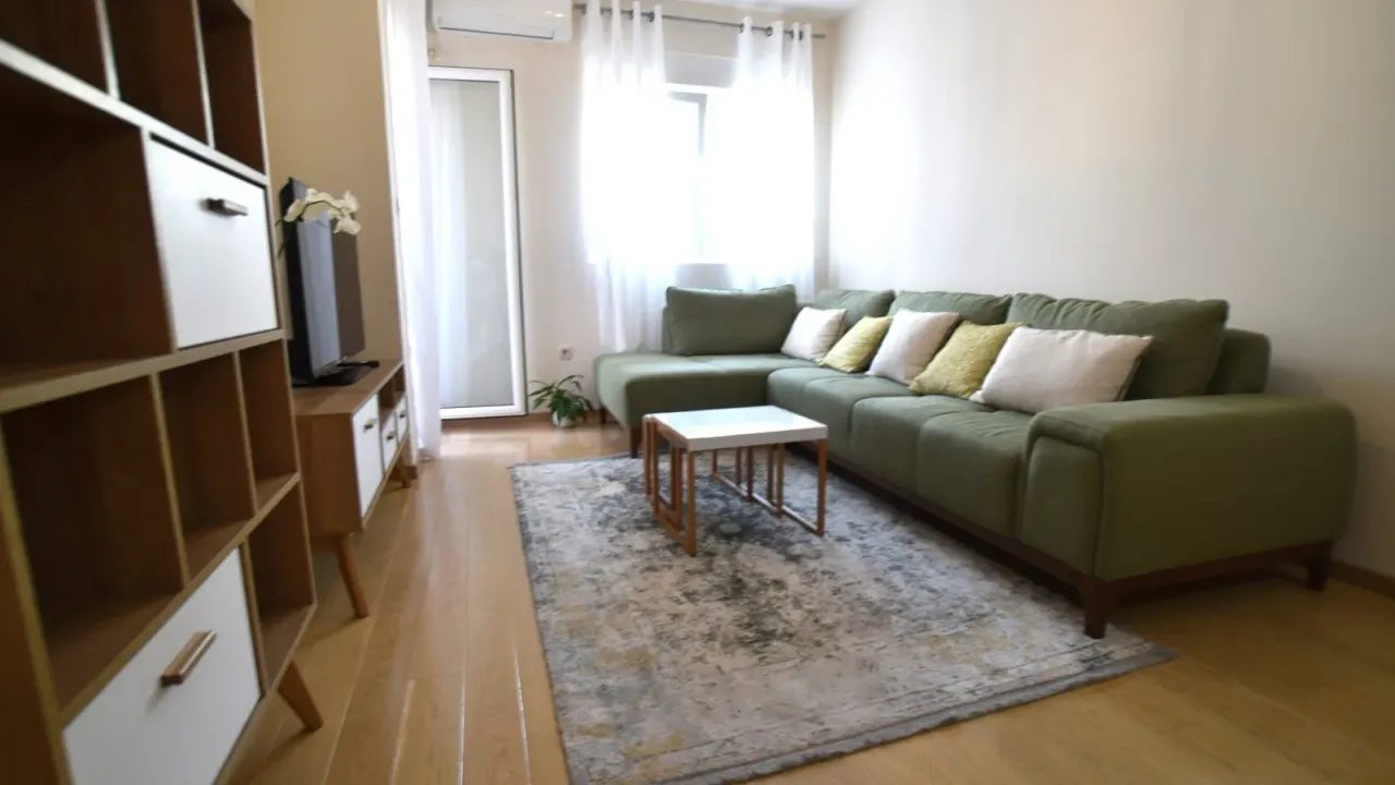 Izdavanje, jednosoban stan, 46m², City Kvart, Podgorica