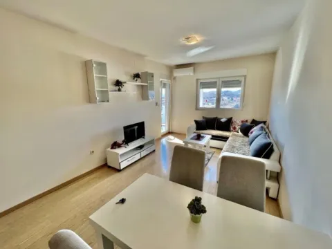 Prodaja, jednosoban stan, 47m², City Kvart, Podgorica - image 1