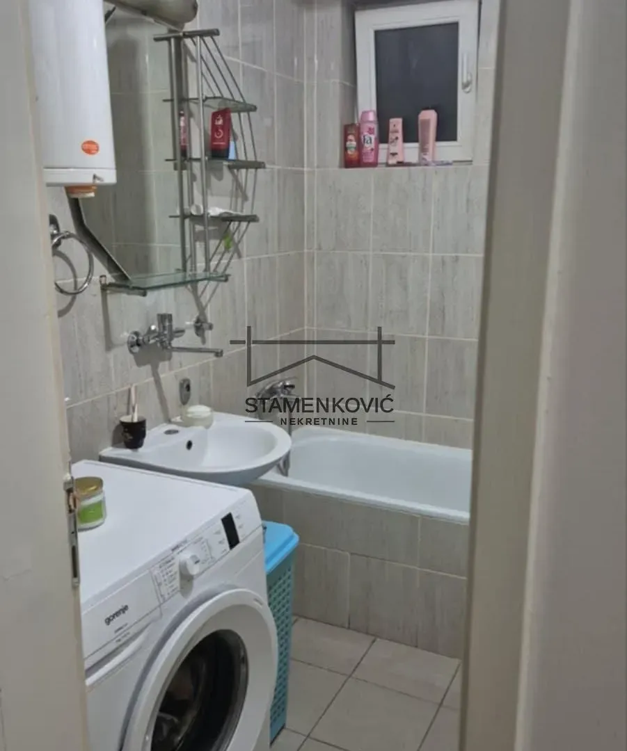 Prodaja, trosoban stan, 80m², Bulevar Oslobodjenja, Novi Sad Sve Podlokacije