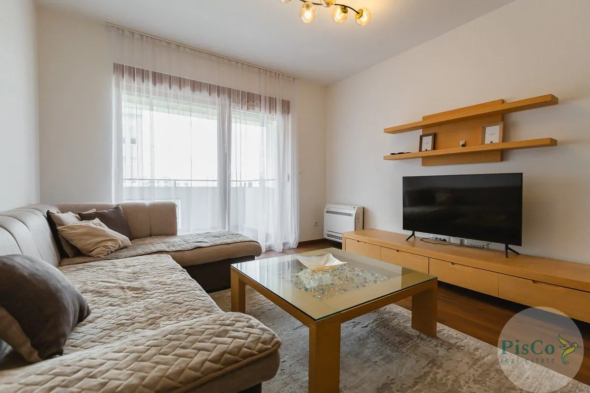 Izdavanje, dvosoban stan, 70m², Master Kvart, Podgorica