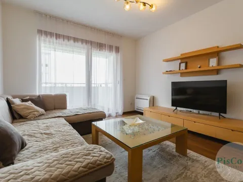 Izdavanje, dvosoban stan, 70m², Master Kvart, Podgorica - image 1