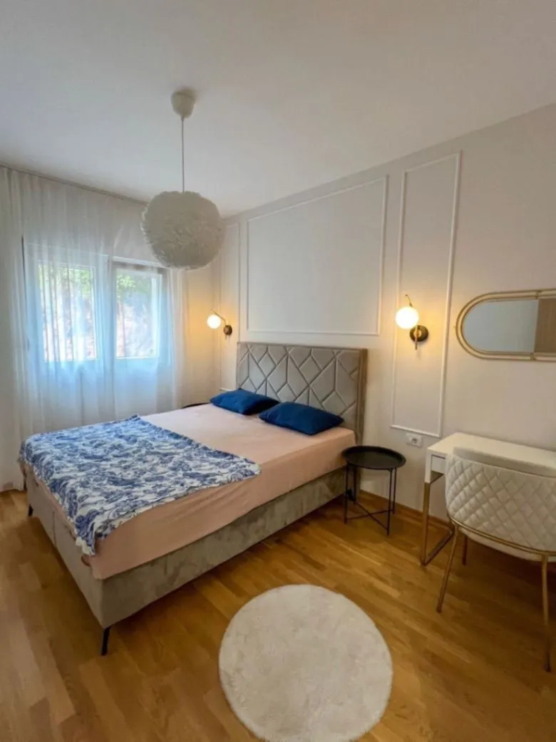 Rent, two bedroom apartment, 69m², Centar, Budva