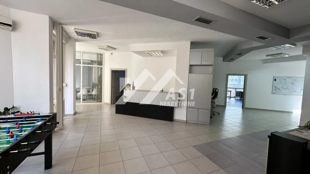 Rent, office space, 280m², Bulevar Oslobodjenja, Novi Sad Sve Podlokacije