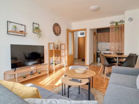 Rent, two bedroom apartment, 72m², Centar, Budva - image 7