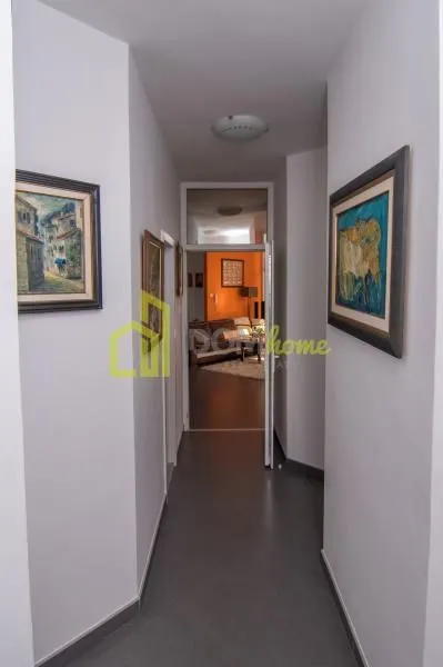 Izdavanje, kuća, 250m², Tološi, Podgorica
