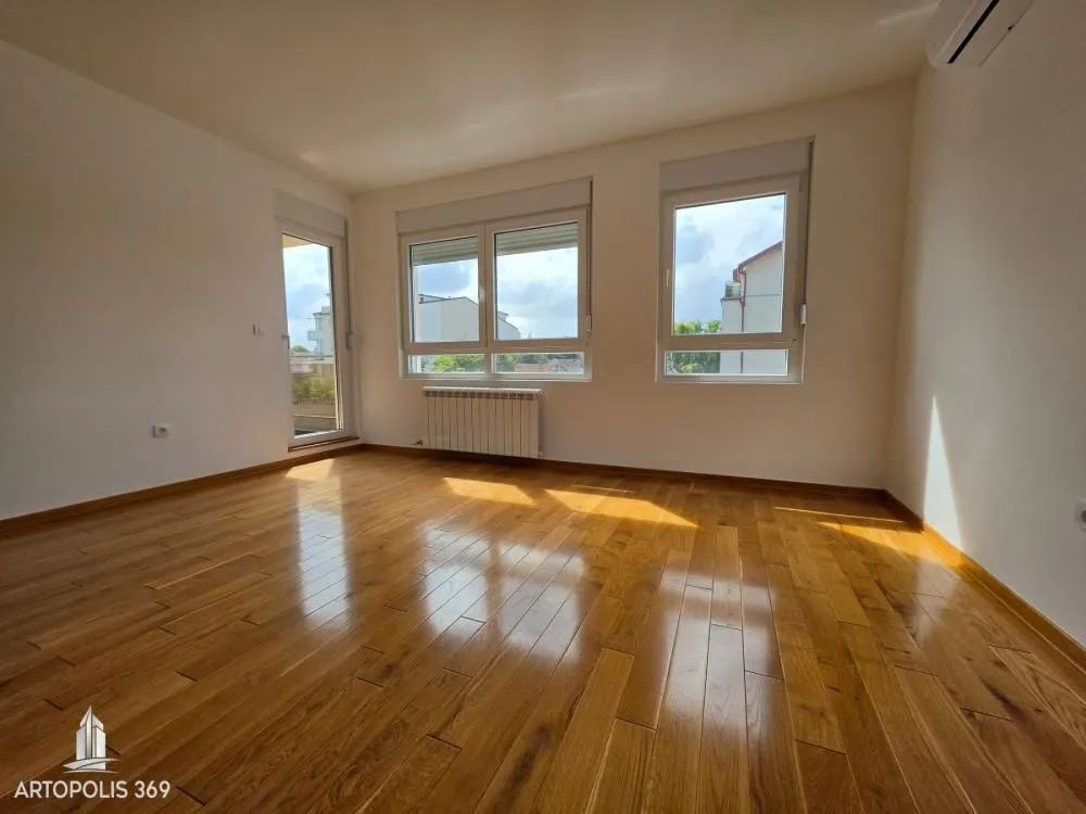 Prodaja, dvosoban stan, 63m², Batajnica, Beograd