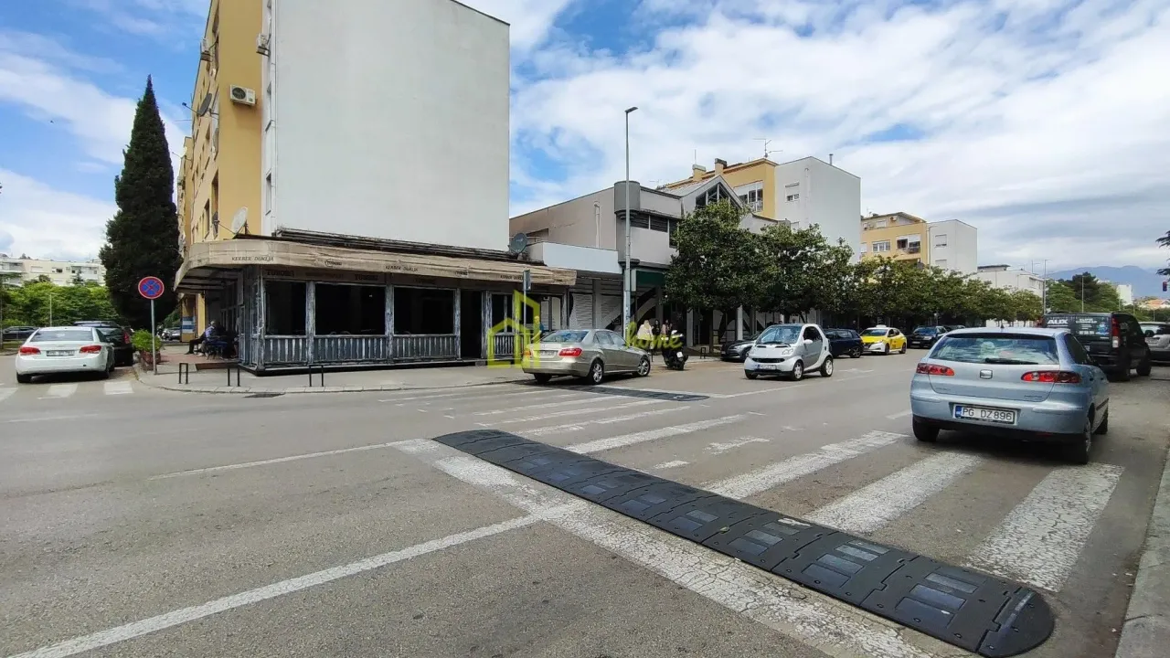 Prodaja, poslovni prostor, 39m², Preko Morače, Podgorica