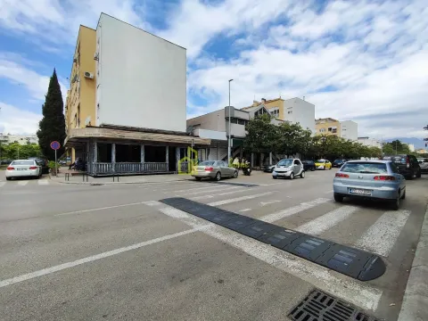 Poslovni prostor in Preko Morače