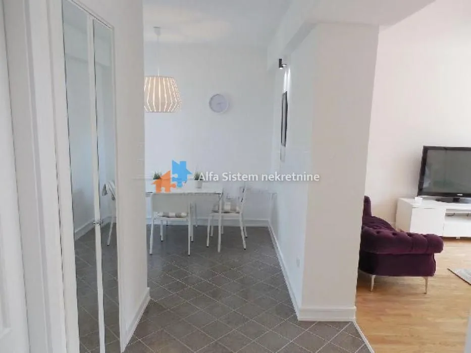 Rent, two bedroom apartment, 56m², Vračar Sve Podlokacije, Beograd