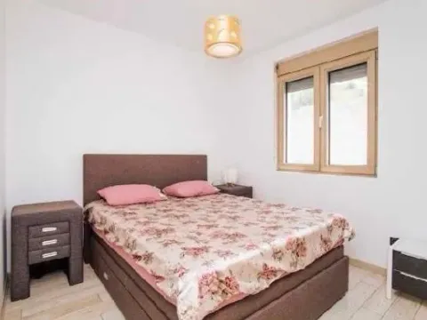 Izdavanje, dvosoban stan, 60m², Donja Lastva, Tivat - image 9