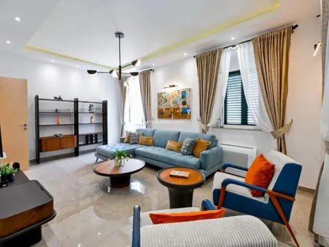 Prodaja, trosoban stan, 90m², Grad, Kotor - image 25