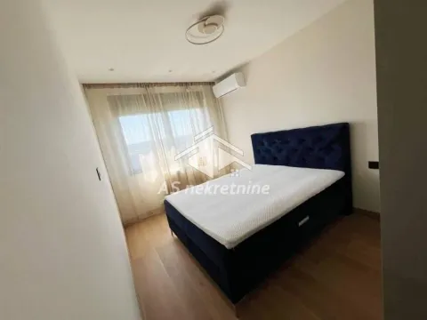 Izdavanje, trosoban stan, 56m², Savski Venac, Beograd - image 4