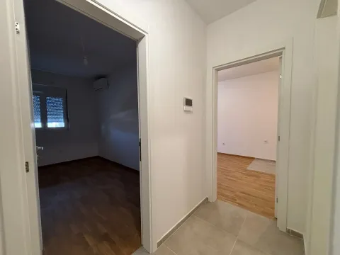 Sale, two bedroom apartment, 66m², Stari Aerodrom, Podgorica - image 5